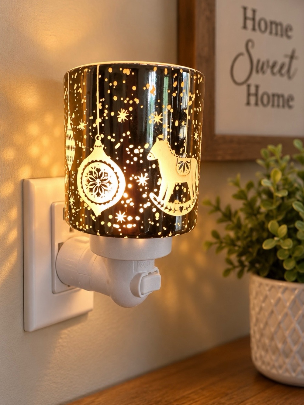 Scentsy “Adorn” Mini Warmer Plug-In Light Holiday Rocking Horse Ornament